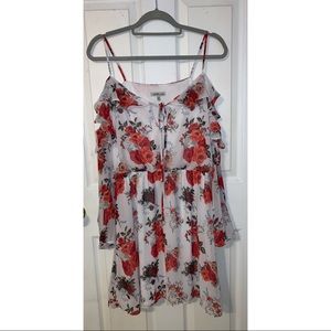 Flowy floral dress with balloon sleeves